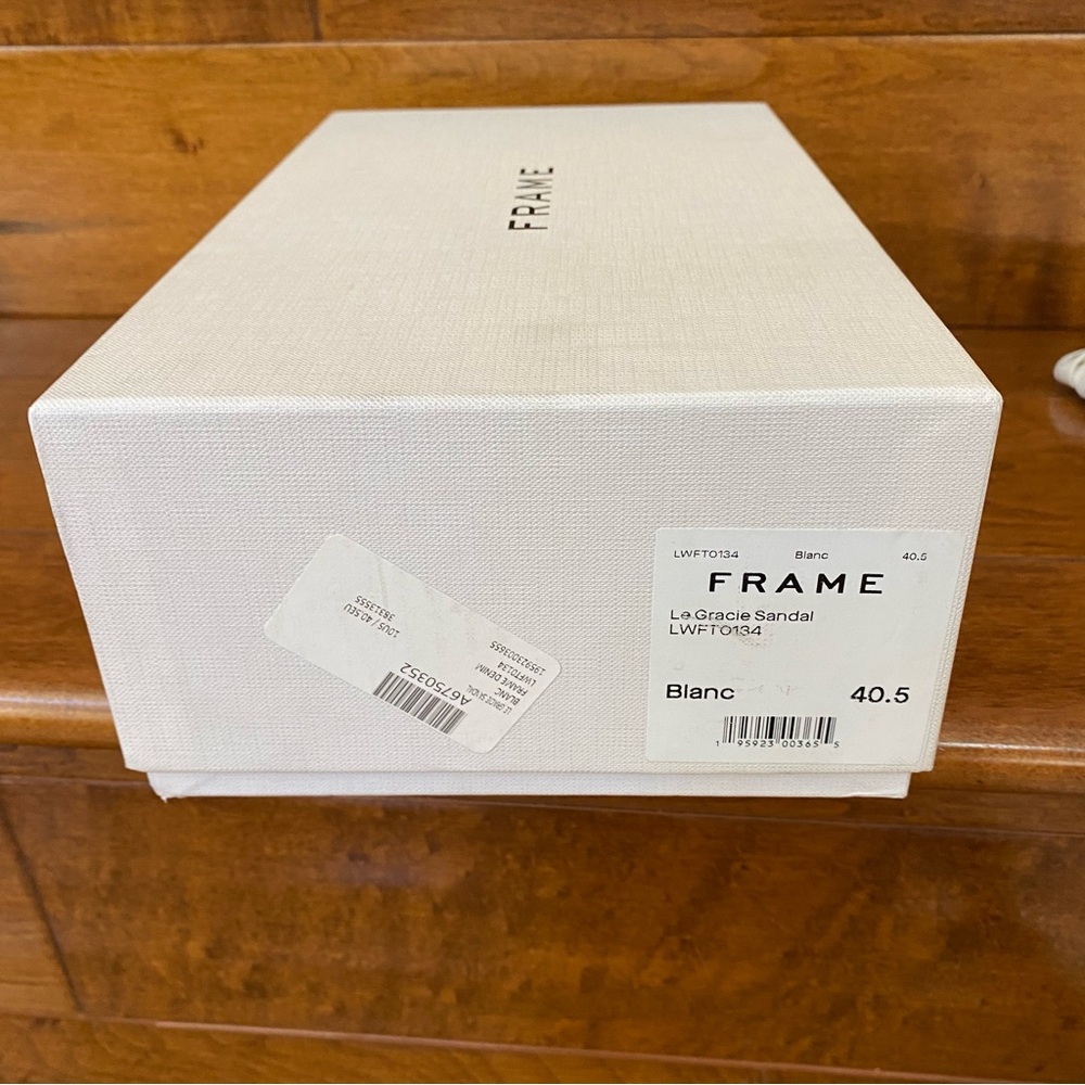 Frame Le Gracie Leather Padded Sandals - Picture 10 of 10